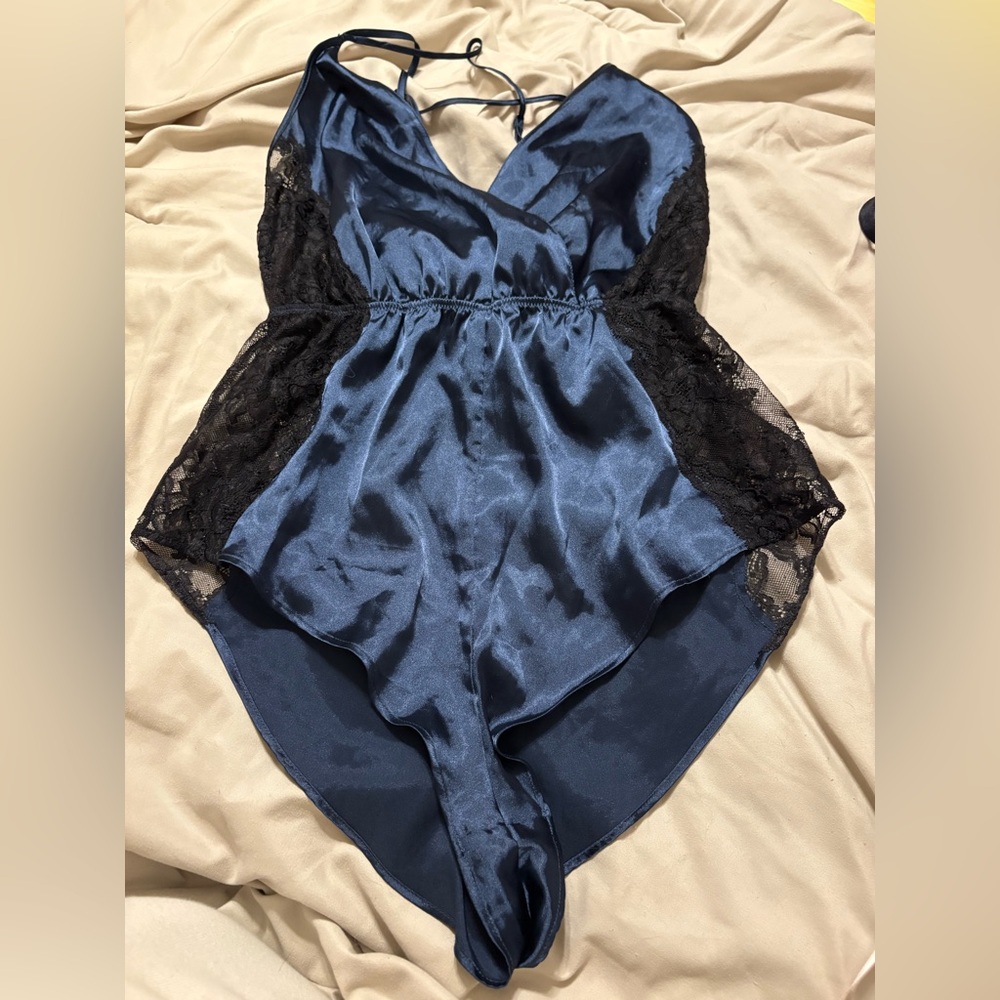 La SENZA Midnight Blue and Black Lace Chemise